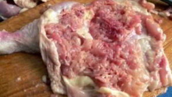 ШАГ 3. рулет из куриных окорочков