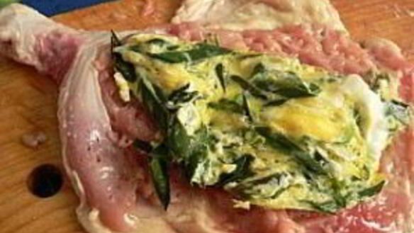 ШАГ 5. рулет из куриных окорочков