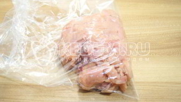 ШАГ 5. рулет из курицы деликатесный