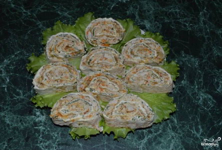 Рулет из лаваша с куриной грудкой