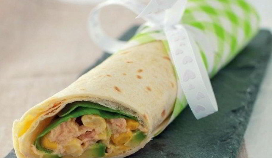 Рецепт рулет из лаваша с тунцом и кукурузой