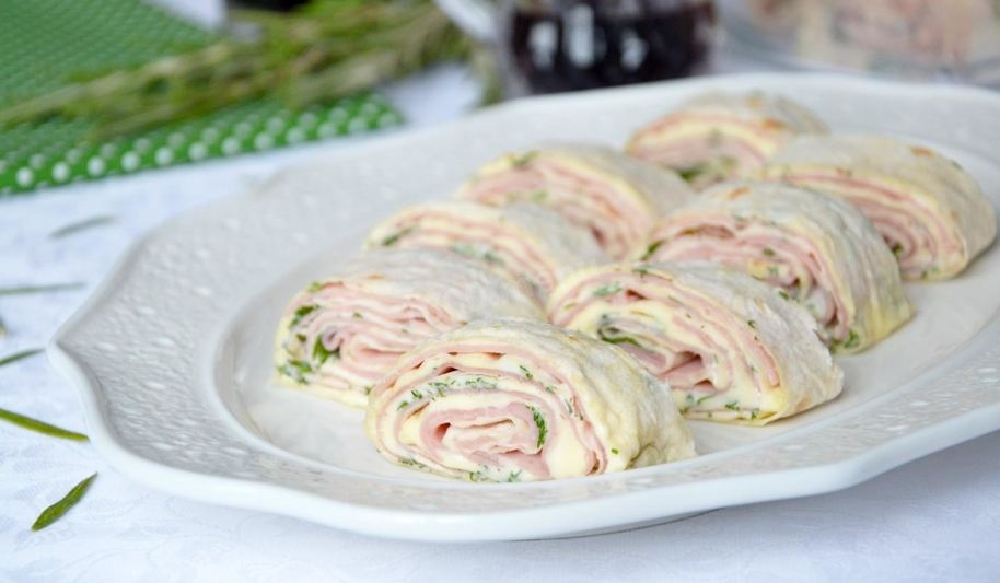 Рецепт рулет из лаваша с ветчиной и сыром