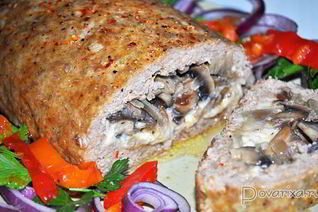 Рулет из мясного фарша с грибами