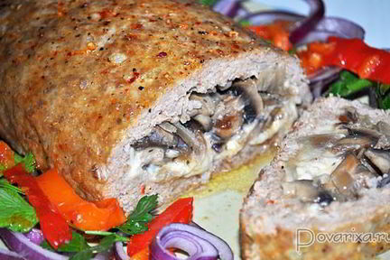 Рулет из мясного фарша с грибами