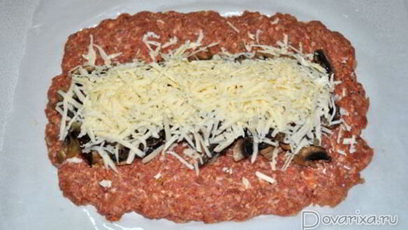 ШАГ 3. рулет из мясного фарша с грибами