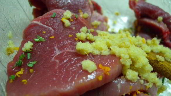 ШАГ 5. рулет из мясной вырезки с вишней