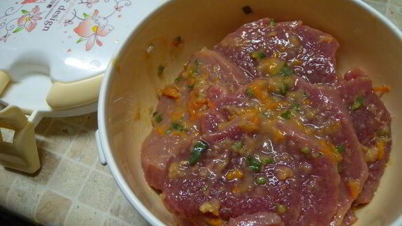 ШАГ 6. рулет из мясной вырезки с вишней