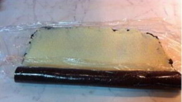 ШАГ 5. рулет из печенья без выпечки