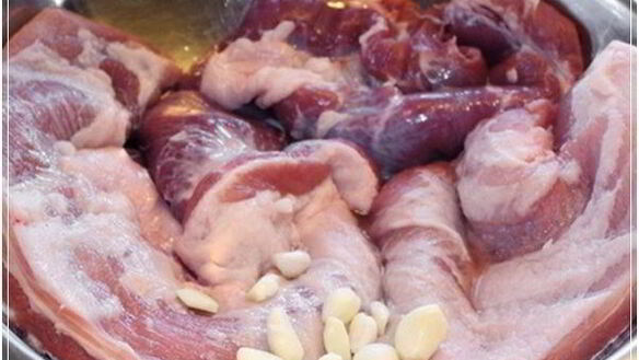 ШАГ 6. рулет из свекольной ботвы