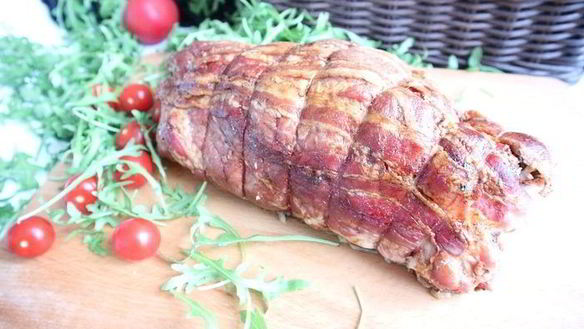 ШАГ 17. рулет из свинины с вяленой брусникой и пореем