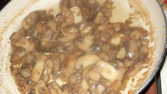 ШАГ 3. рулет из свиной рульки с грибами