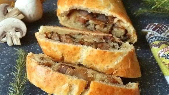 ШАГ 17. рулет из сырного теста с беконом и грибами