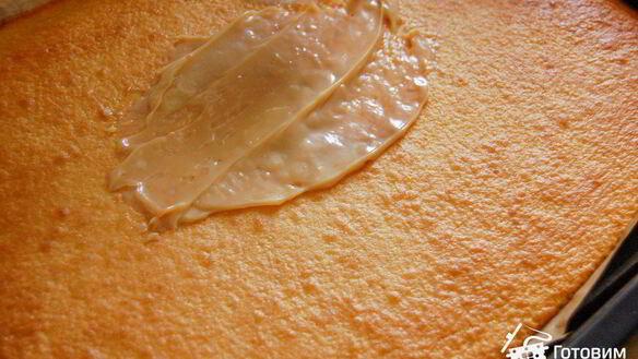 ШАГ 3. рулет из варенной сгущенки и орехов