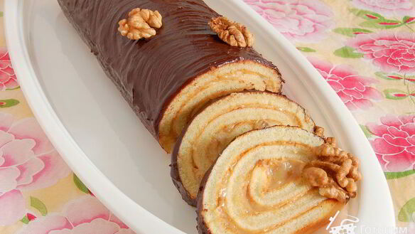 ШАГ 5. рулет из варенной сгущенки и орехов