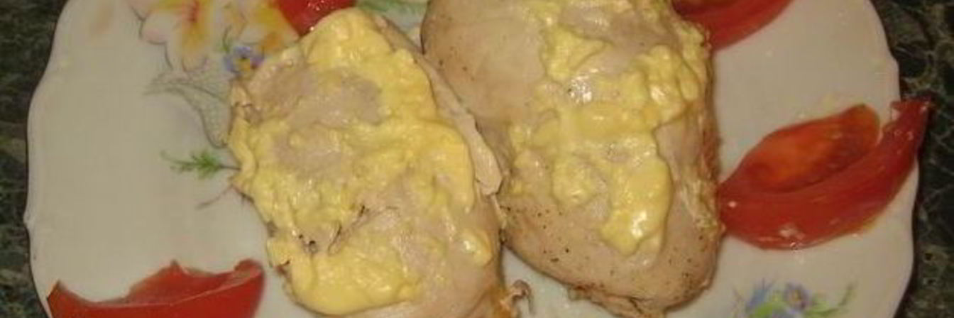 Рулет куриный с грибами и сыром
