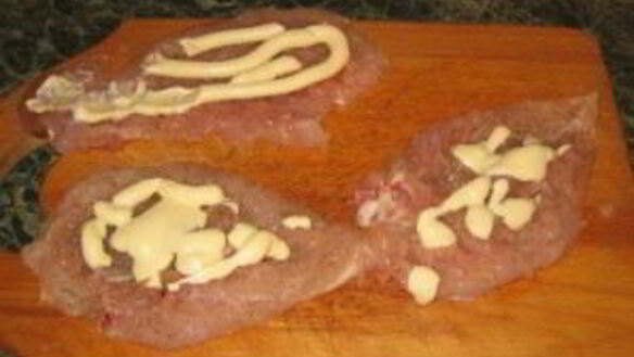 ШАГ 5. рулет куриный с грибами и сыром