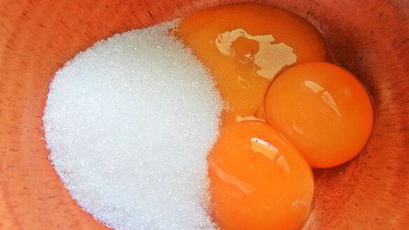 ШАГ 4. рулет с творогом и черникой