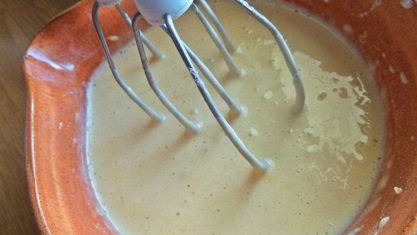 ШАГ 8. рулет с творогом и черникой