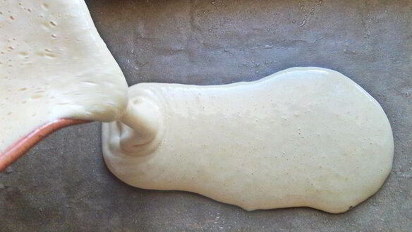 ШАГ 9. рулет с творогом и черникой