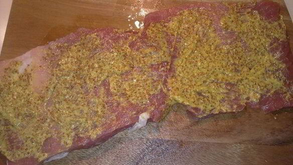 ШАГ 3. рулетик из свининки с броколи