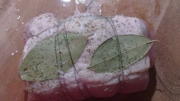 ШАГ 4. рулетик из свининки с броколи