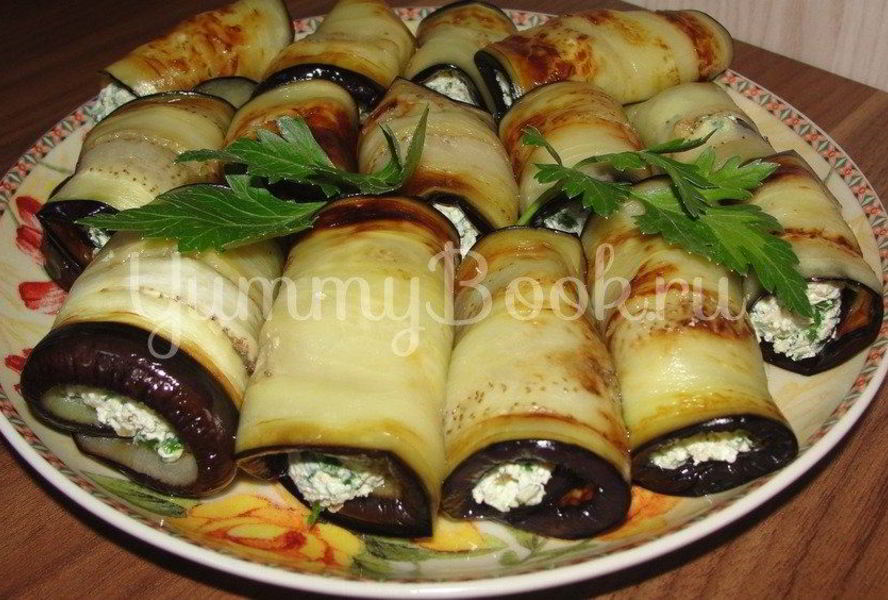 Рулетики из баклажанов с орехами и творогом