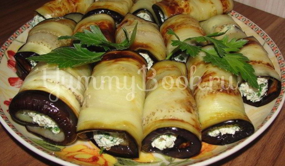 Рецепт рулетики из баклажанов с орехами и творогом