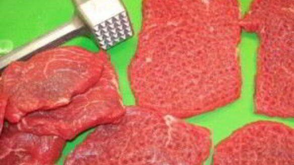 ШАГ 2. рулетики из говядины с черносливом