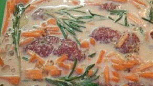 ШАГ 5. рулетики из говядины с черносливом