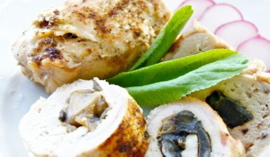 Рецепт рулетики из курицы с грибами