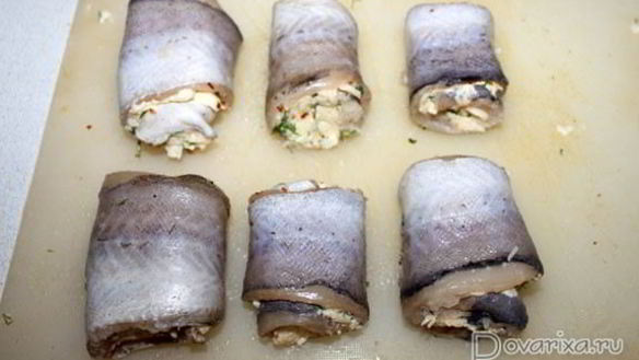 ШАГ 6. рулетики из минтая с сыром