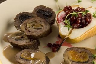 Рулетики из оленины по-чешски