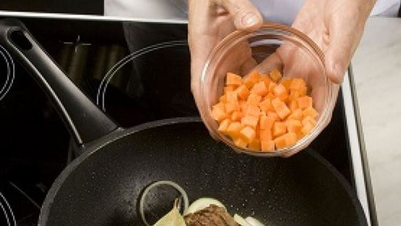 ШАГ 2. рулетики из оленины по-чешски