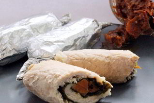 Рулетики из свинины с нори и вялеными помидорами