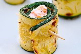 Рулетики из цукини с творогом и прованскими травами