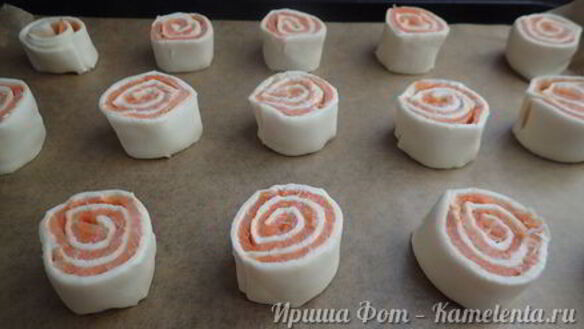 ШАГ 7. рулетики с сёмгой и филадельфией