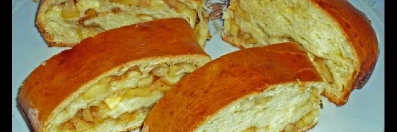 Рулеты дрожжевые с яблочной начинкой