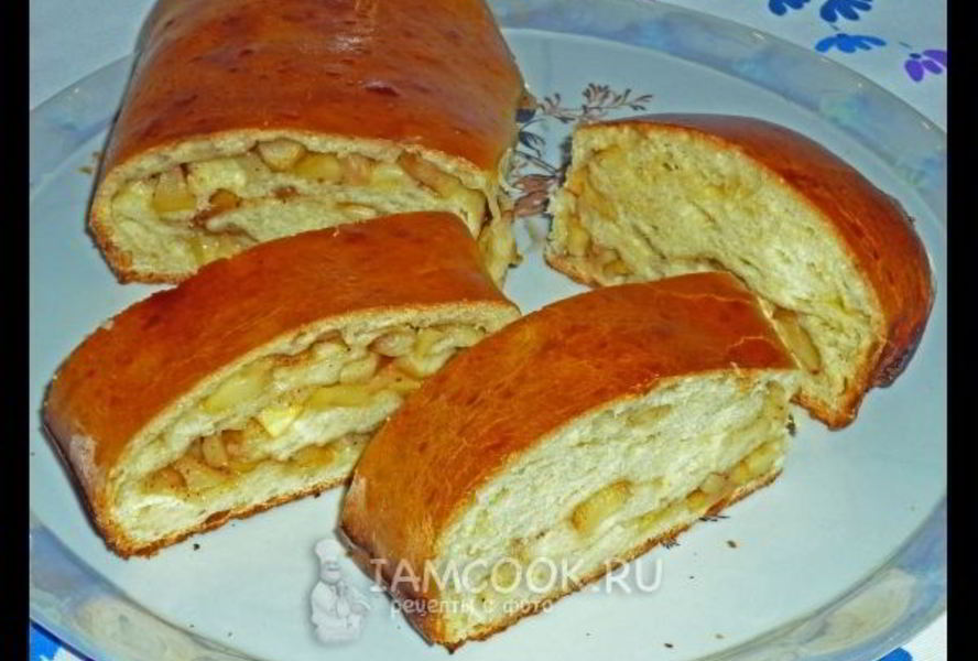 Рулеты дрожжевые с яблочной начинкой