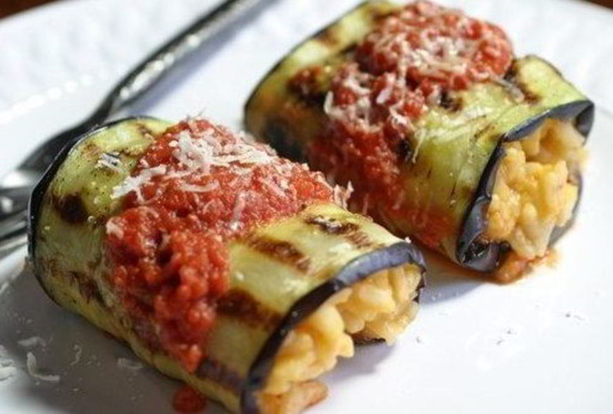 Рулеты из баклажанов с ризотто