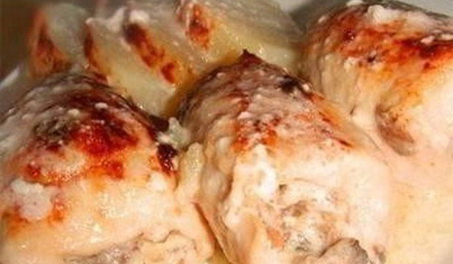 Рецепт рулеты из куриной грудки с грибами в сливках