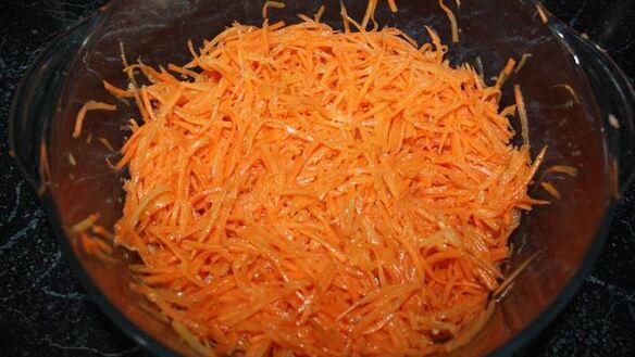 ШАГ 5. рулеты с морковью по-корейски