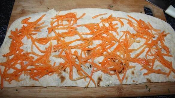 ШАГ 10. рулеты с морковью по-корейски