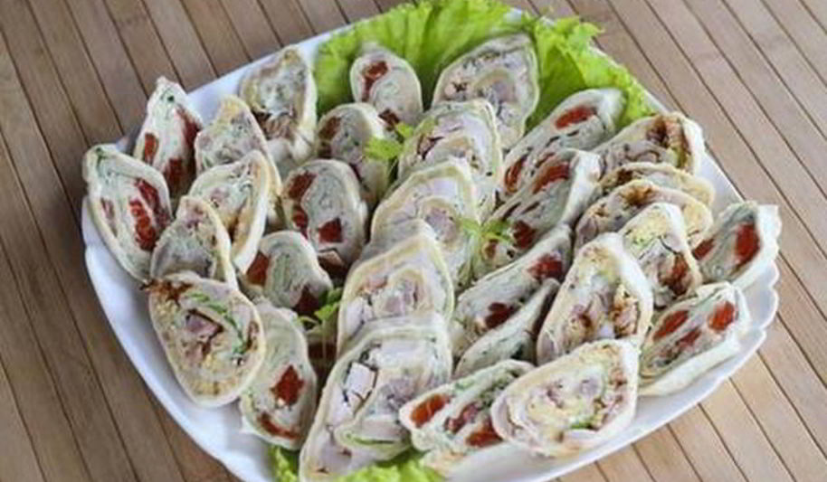 Рецепт рулеты с семгой, сыром и красным перцем