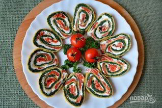 Сырный рулет с лососем