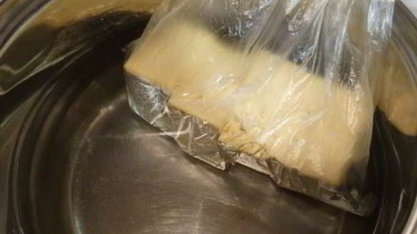 ШАГ 4. сырный рулет с сухофруктами и орехами