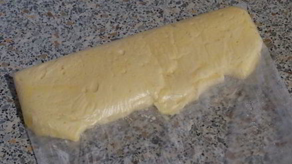 ШАГ 6. сырный рулет с сухофруктами и орехами