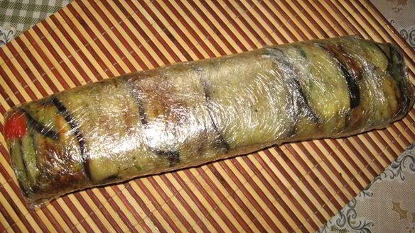 ШАГ 7. закусочный баклажанный рулет