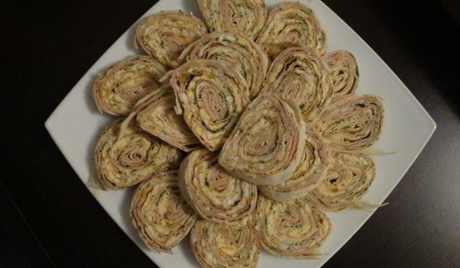 Рецепт закусочный рулет из лаваша с паштетом