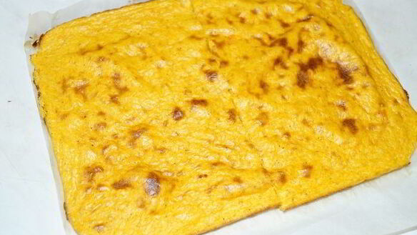 ШАГ 10. салат-закуска на морковно-творожном корже