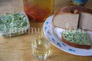 Сало с зеленью и чесноком